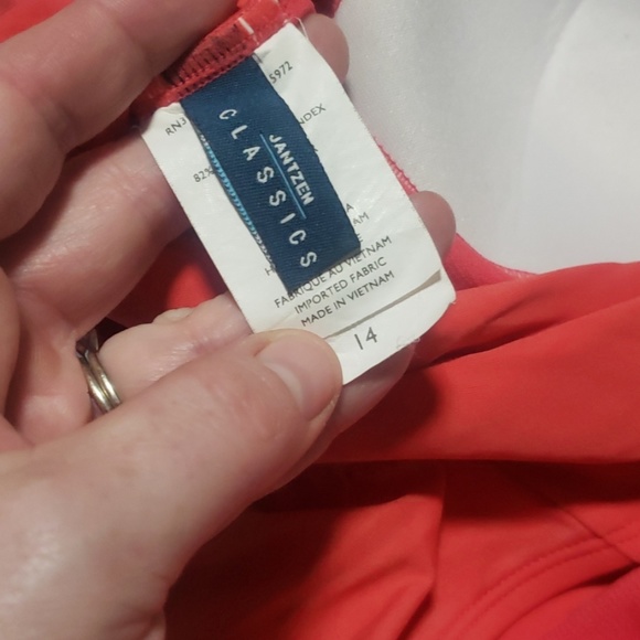 💥BODY SLIMMING SWIM SUIT💥 - Picture 5 of 5